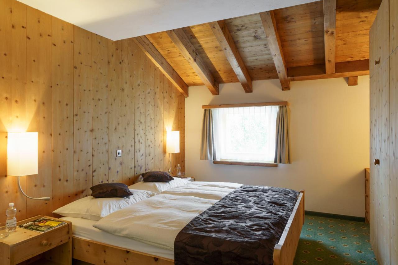 Hotel Saluver ツェエリーナ エクステリア 写真